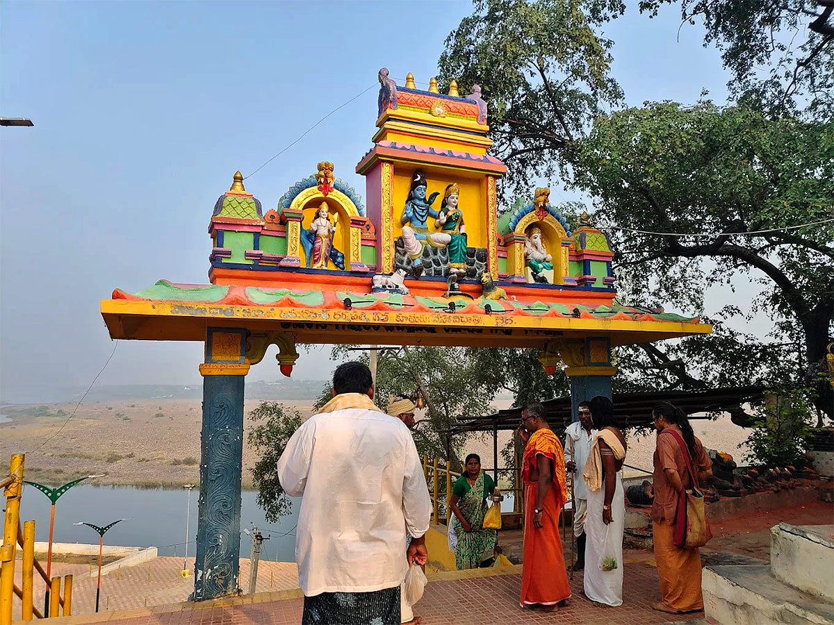 Sri Amaralingeswara Swamy Temple in Daida Bilam Photos16