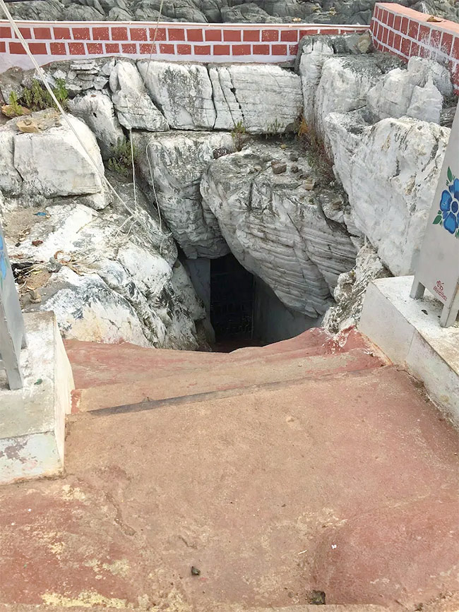 Sri Amaralingeswara Swamy Temple in Daida Bilam Photos23