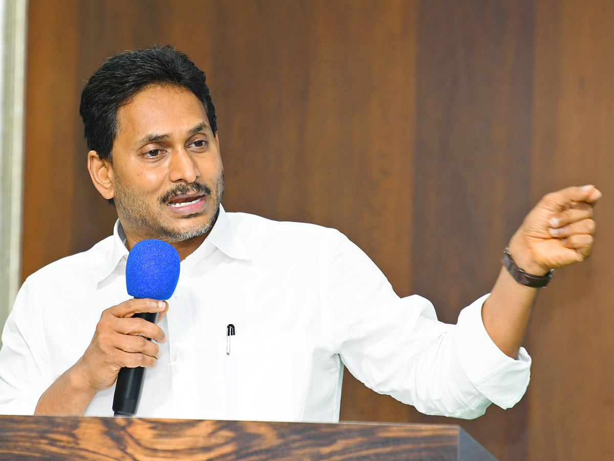 YS Jagan Key Meeting With YSRCP Leaders At Tadepalli Camp Office Photos2