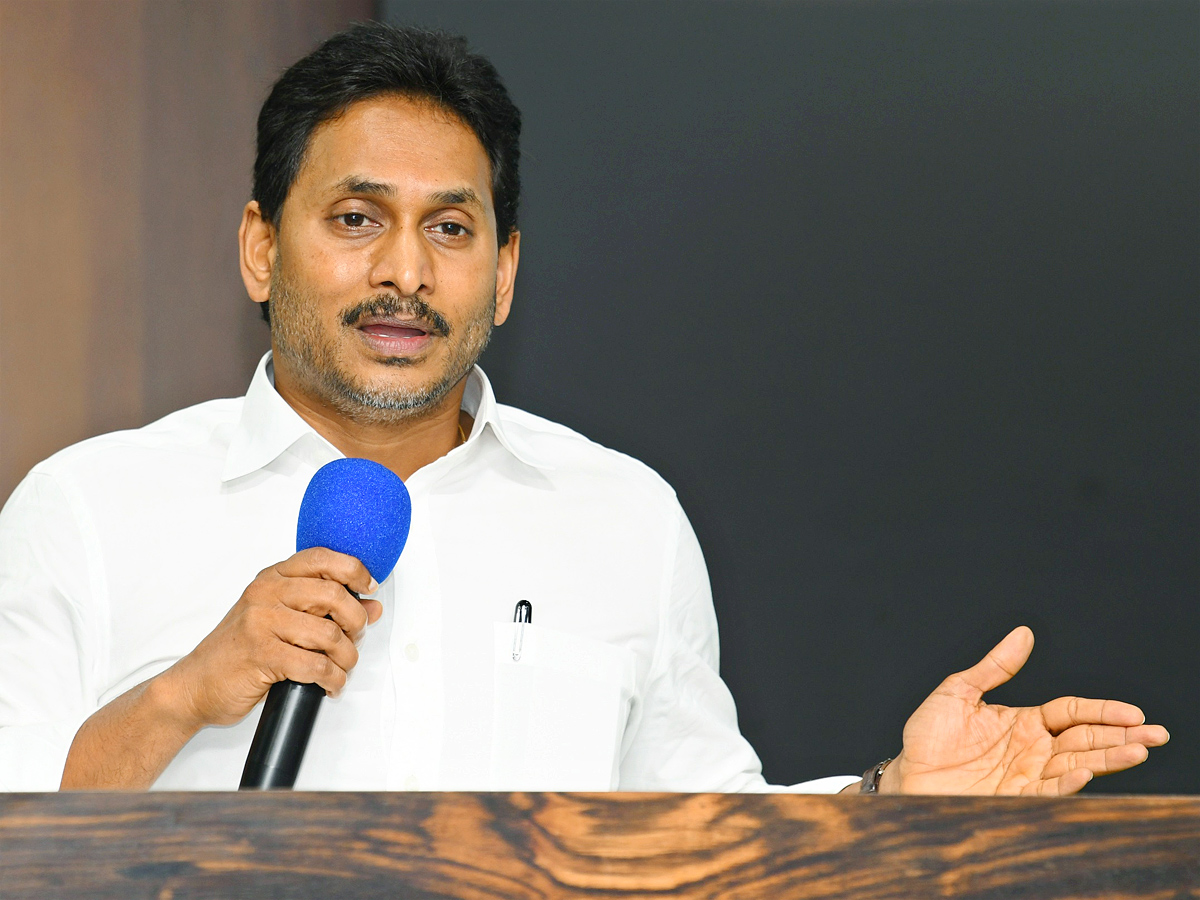 YS Jagan Key Meeting With YSRCP Leaders At Tadepalli Camp Office Photos1