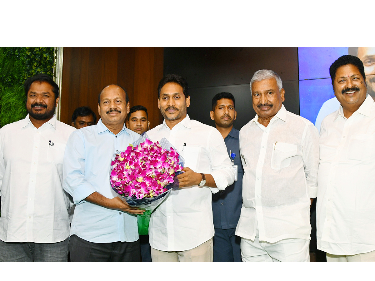 YS Jagan Key Meeting With YSRCP Leaders At Tadepalli Camp Office Photos7