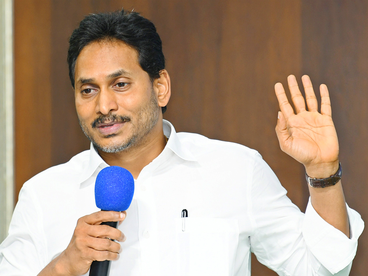 YS Jagan Key Meeting With YSRCP Leaders At Tadepalli Camp Office Photos5