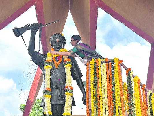 పులకించిన పోరుగడ్డ 1