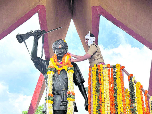 పులకించిన పోరుగడ్డ5