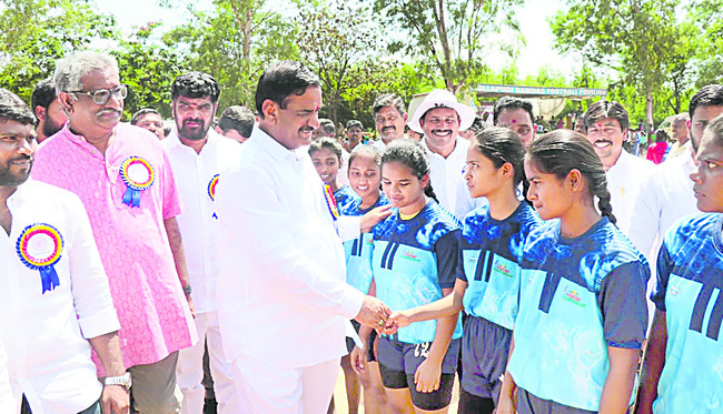 సీజేఐపై దాడికి యత్నం అమానుషం 1
