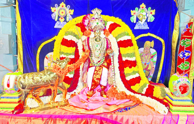 దివ్య రథంపై.. దేవదేవుడి విహారం 1