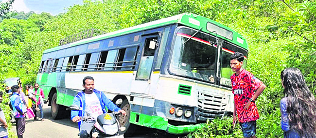 తప్పిన ప్రమాదం 1