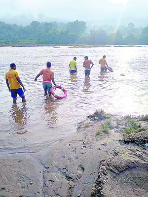 నాగావళి నదిలో యువకుడు గల్లంతు 2