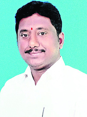 అంతర్జాతీయ సదస్సుకు ముగ్గురు అధ్యాపకులు
2