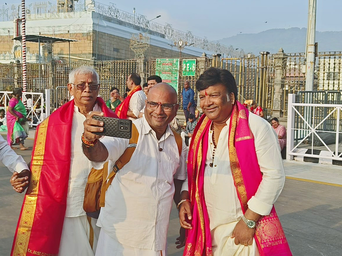 Actor Rohit, Kona Venkat, Actress Ashu Reddy in Tirumala Tirupati Photos2