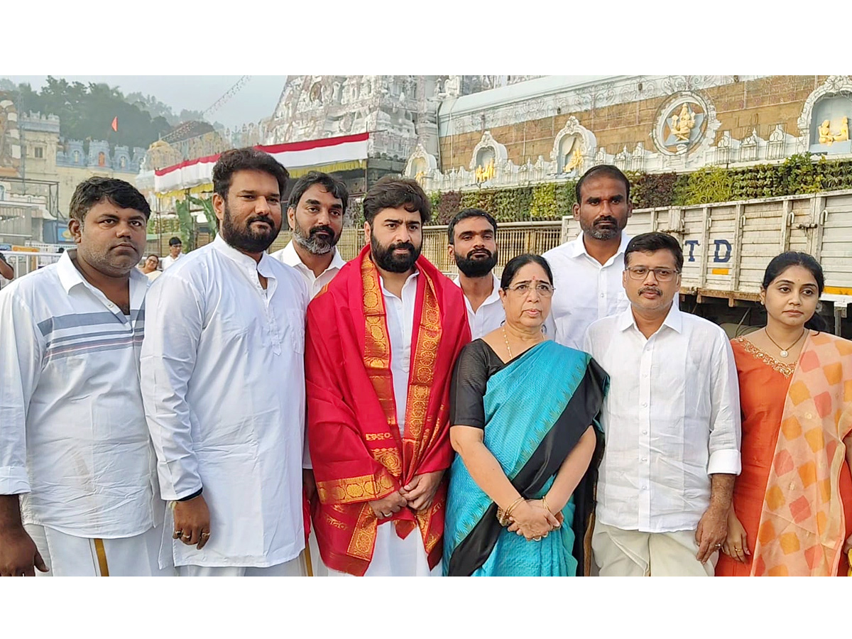 Actor Rohit, Kona Venkat, Actress Ashu Reddy in Tirumala Tirupati Photos12