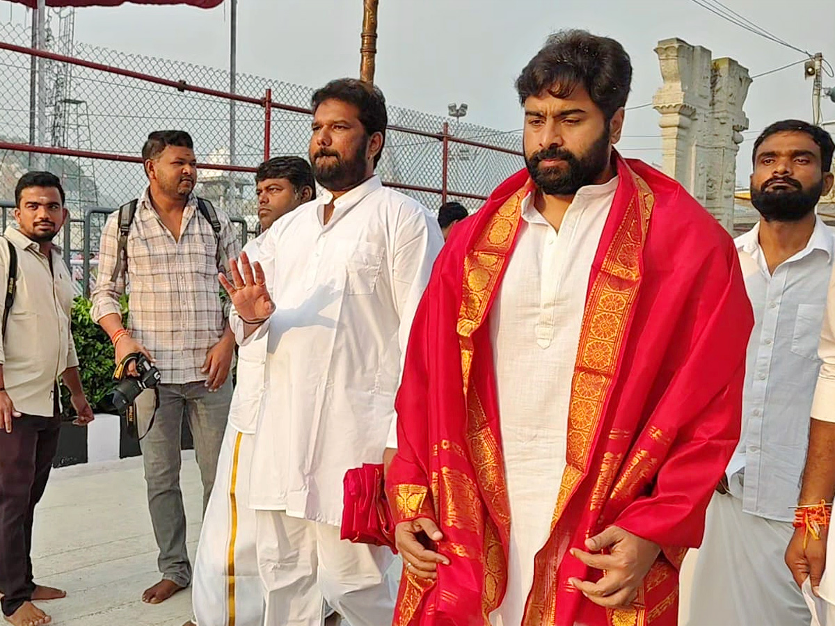 Actor Rohit, Kona Venkat, Actress Ashu Reddy in Tirumala Tirupati Photos13