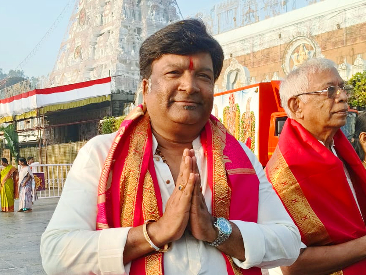 Actor Rohit, Kona Venkat, Actress Ashu Reddy in Tirumala Tirupati Photos4