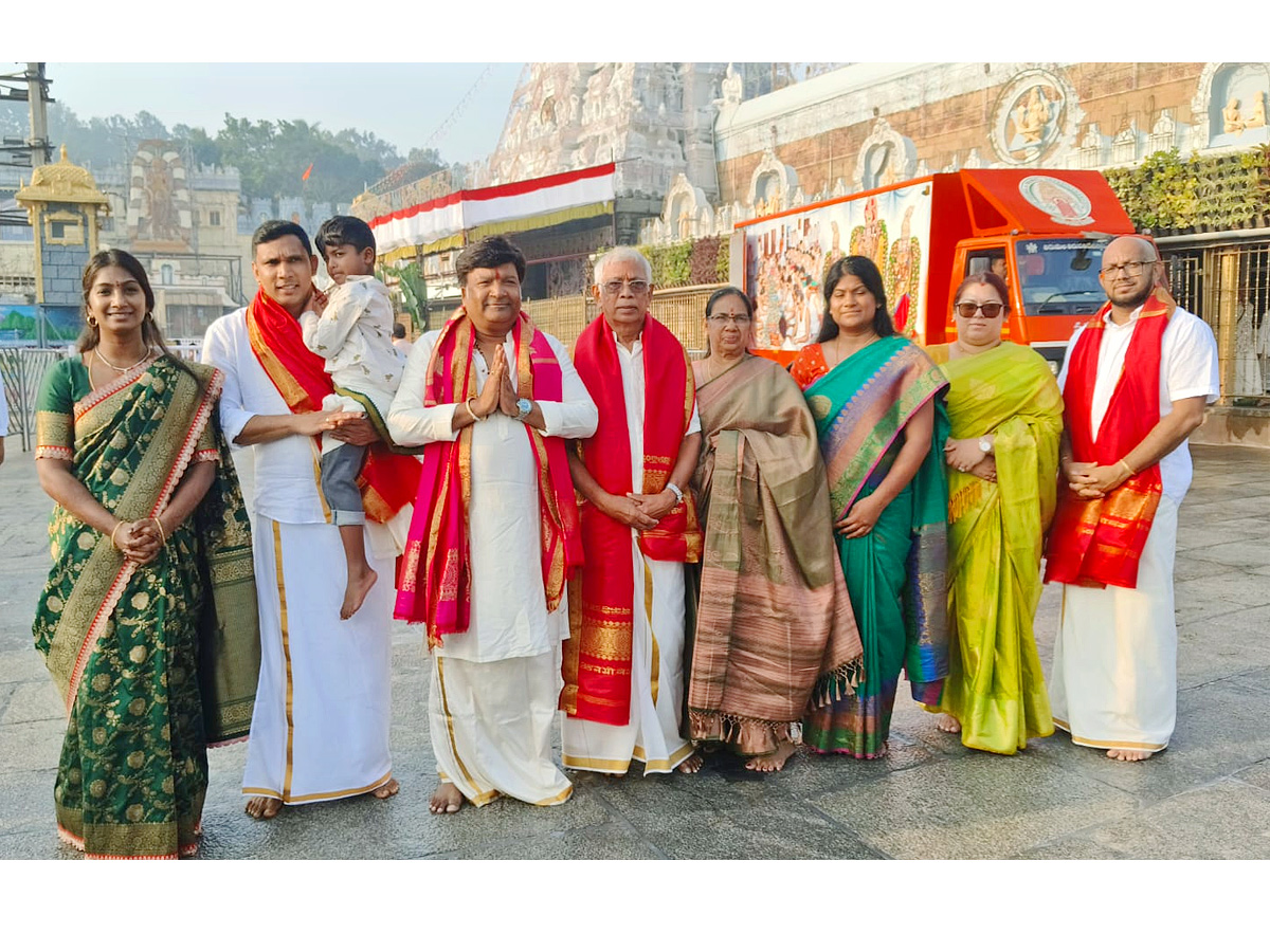 Actor Rohit, Kona Venkat, Actress Ashu Reddy in Tirumala Tirupati Photos5