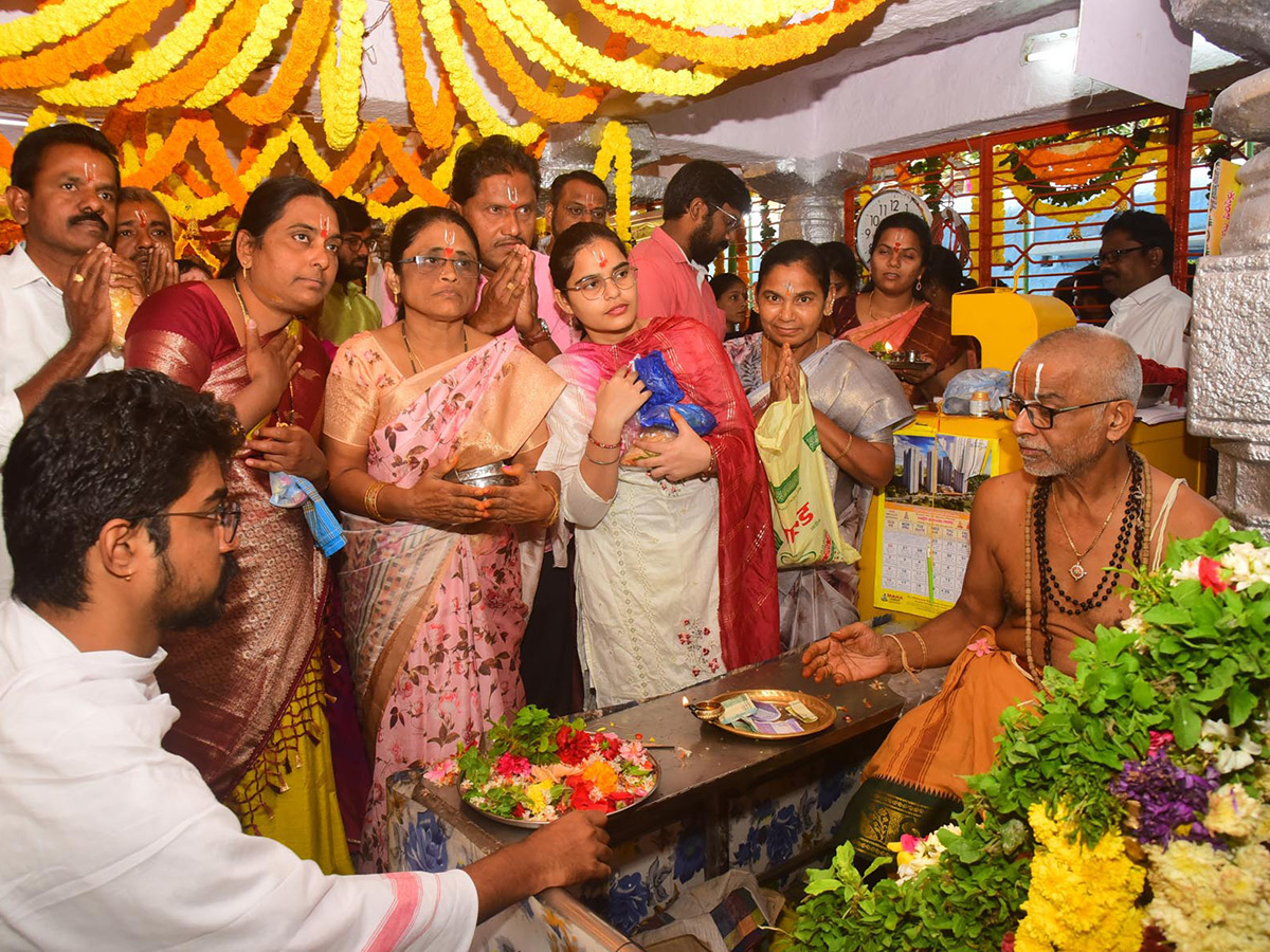 Huge Crowed at Venkateswara Swamy Brahmotsavam in Sircilla15