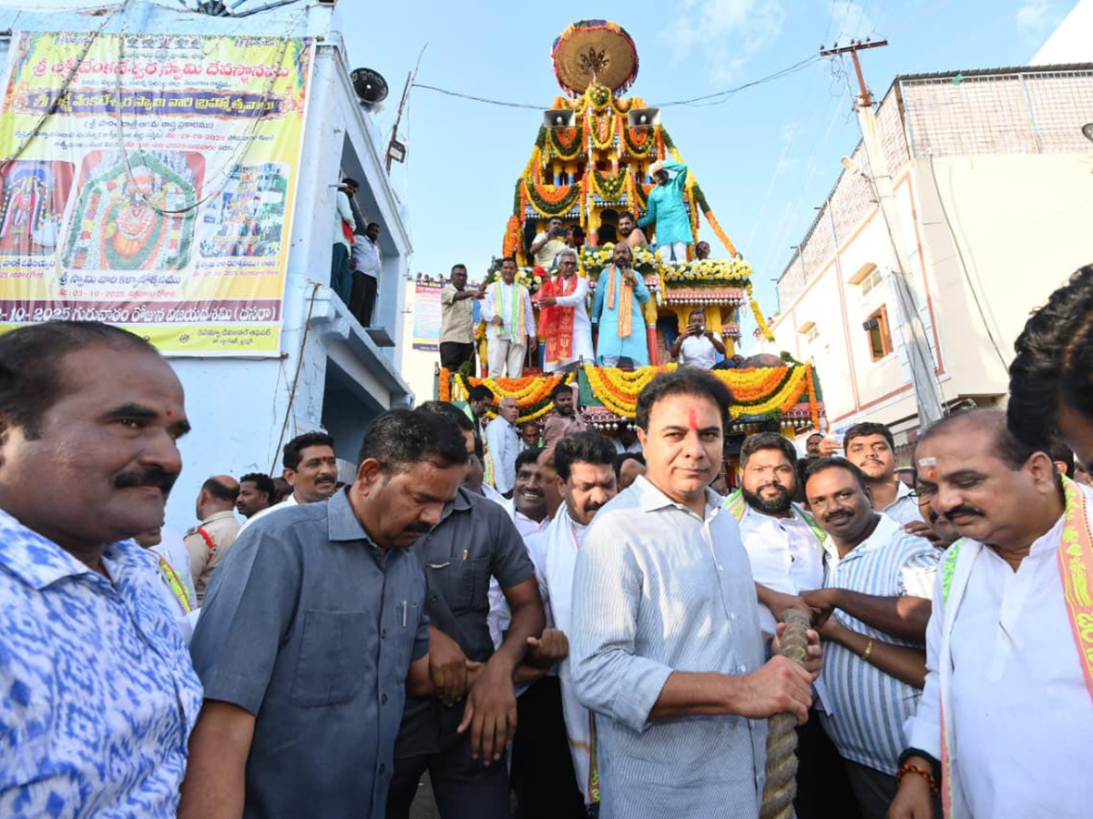 Huge Crowed at Venkateswara Swamy Brahmotsavam in Sircilla24