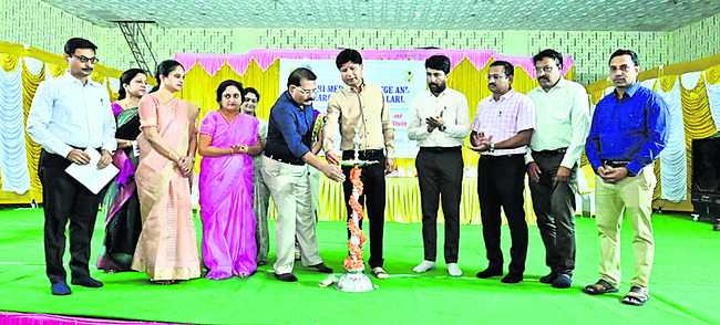 మెడికల్ సీటు సాధనే గొప్పగా భావించొద్దు1