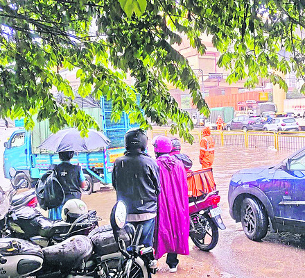 రాజధానిలో మళ్లీ జడివాన 1
