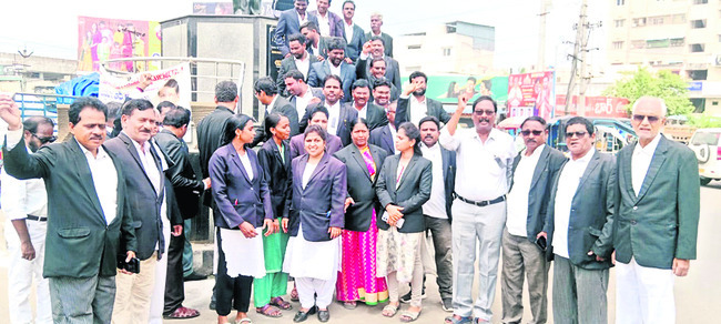 అభిమాన నేతకు నీరాజనం 2