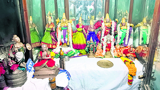 ఆకాశ దీపం వెలిగింది 1