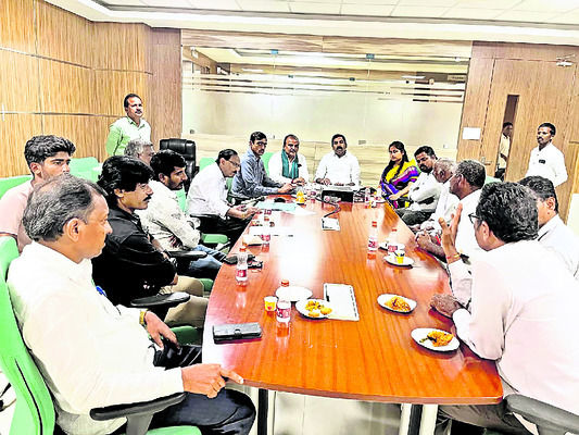 రిటర్నింగ్ అధికారుల పాత్ర కీలకం1