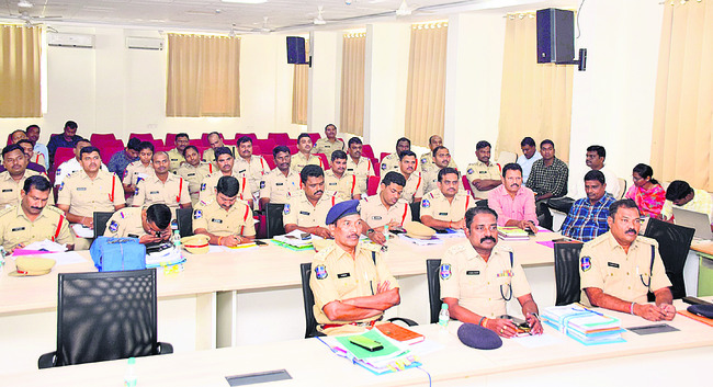 ప్రణాళికతో ‘స్థానిక’ ఎన్నికలు నిర్వహించాలి1
