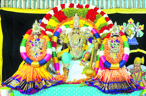 వేడుకగా శ్రీచక్రస్నానం 2
