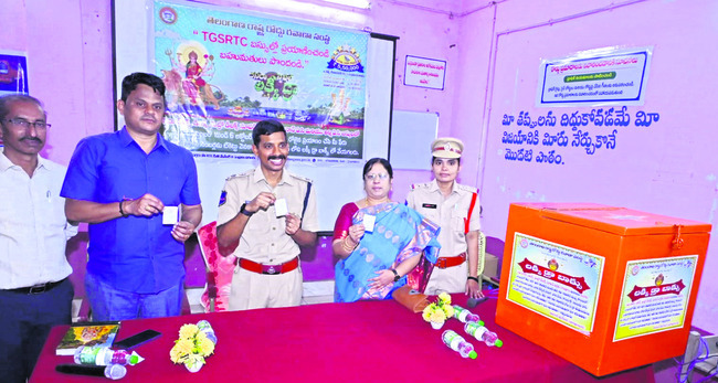 కొనసాగుతున్న నీటి విడుదల2