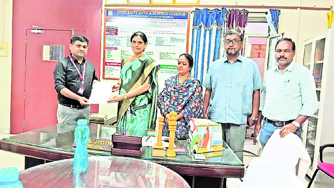 వైన్స్కు 11 దరఖాస్తులు1