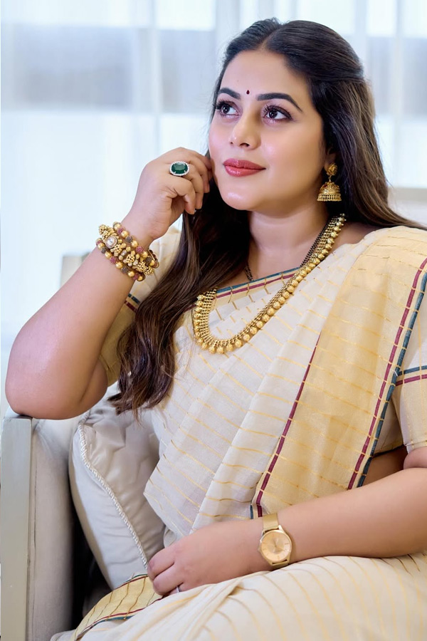 Actress Poorna looks gorgeous In saree Photos4