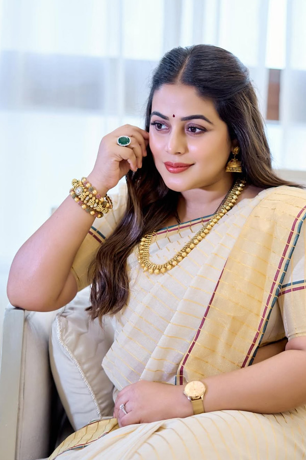 Actress Poorna looks gorgeous In saree Photos5