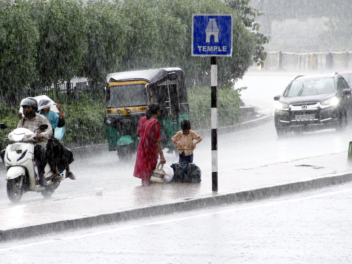 Heavy Rain in Vijayawada Photos1
