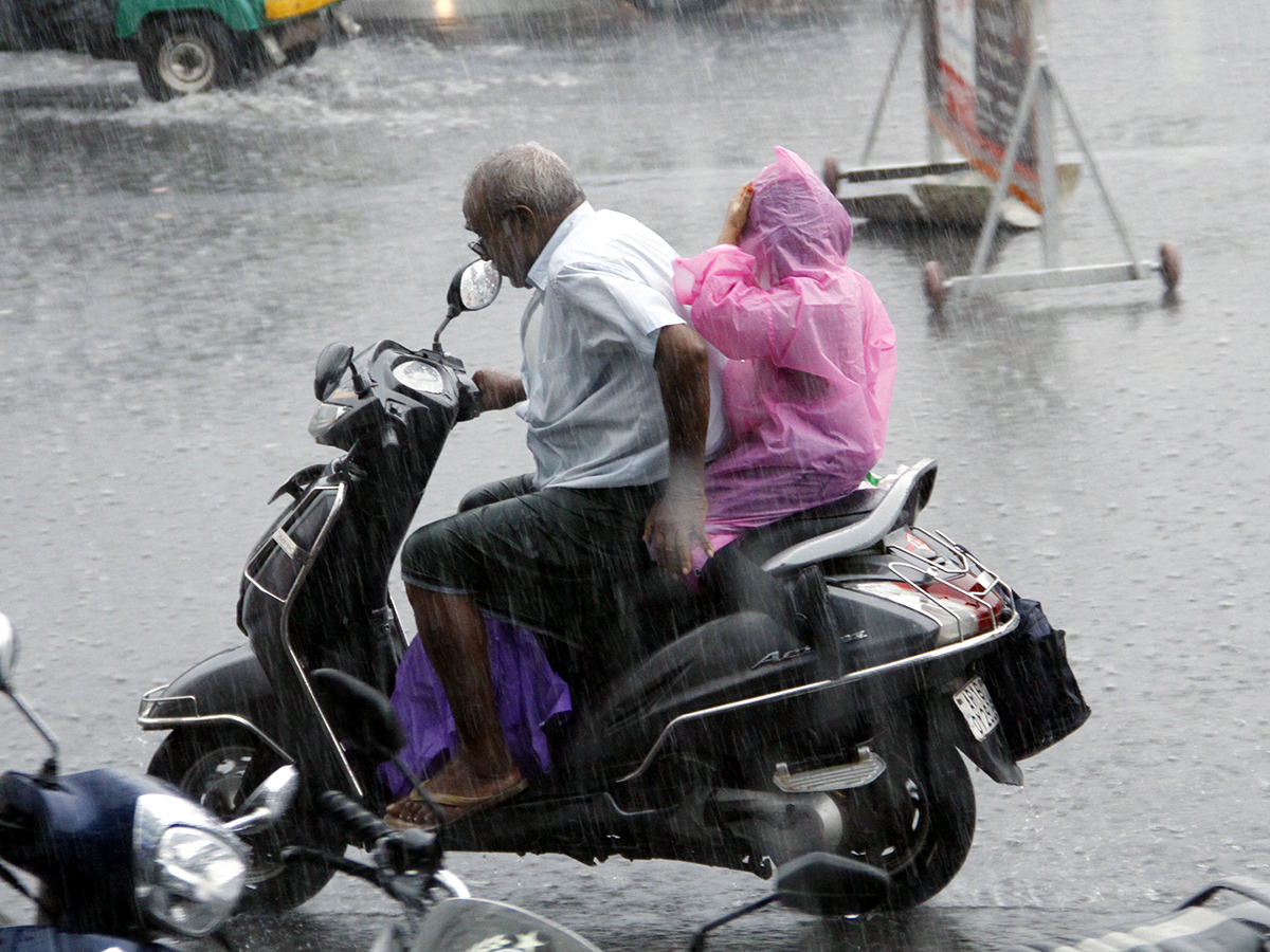 Heavy Rain in Vijayawada Photos12