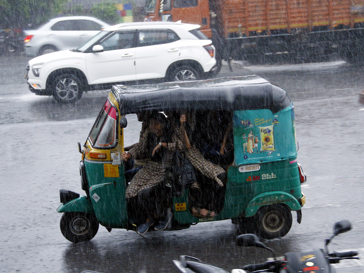 Heavy Rain in Vijayawada Photos13