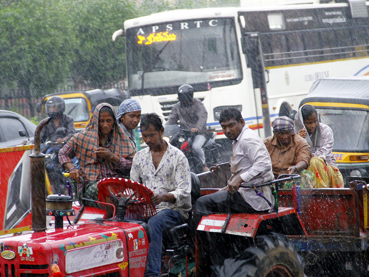 Heavy Rain in Vijayawada Photos19