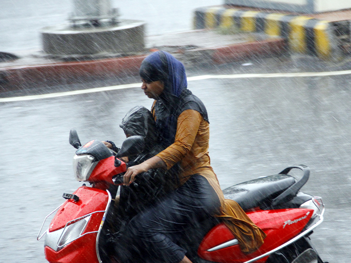Heavy Rain in Vijayawada Photos9