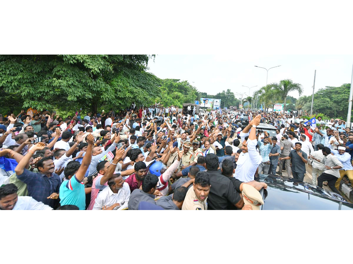 YS Jagan Narsipatnam Tour On Medical Colleges Privatization Photos2
