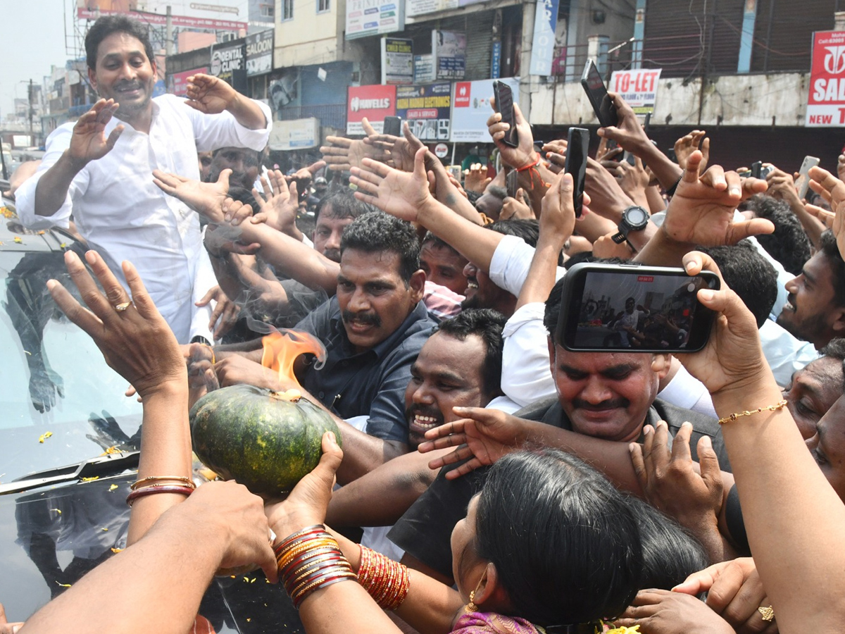 YS Jagan Narsipatnam Tour On Medical Colleges Privatization Photos3