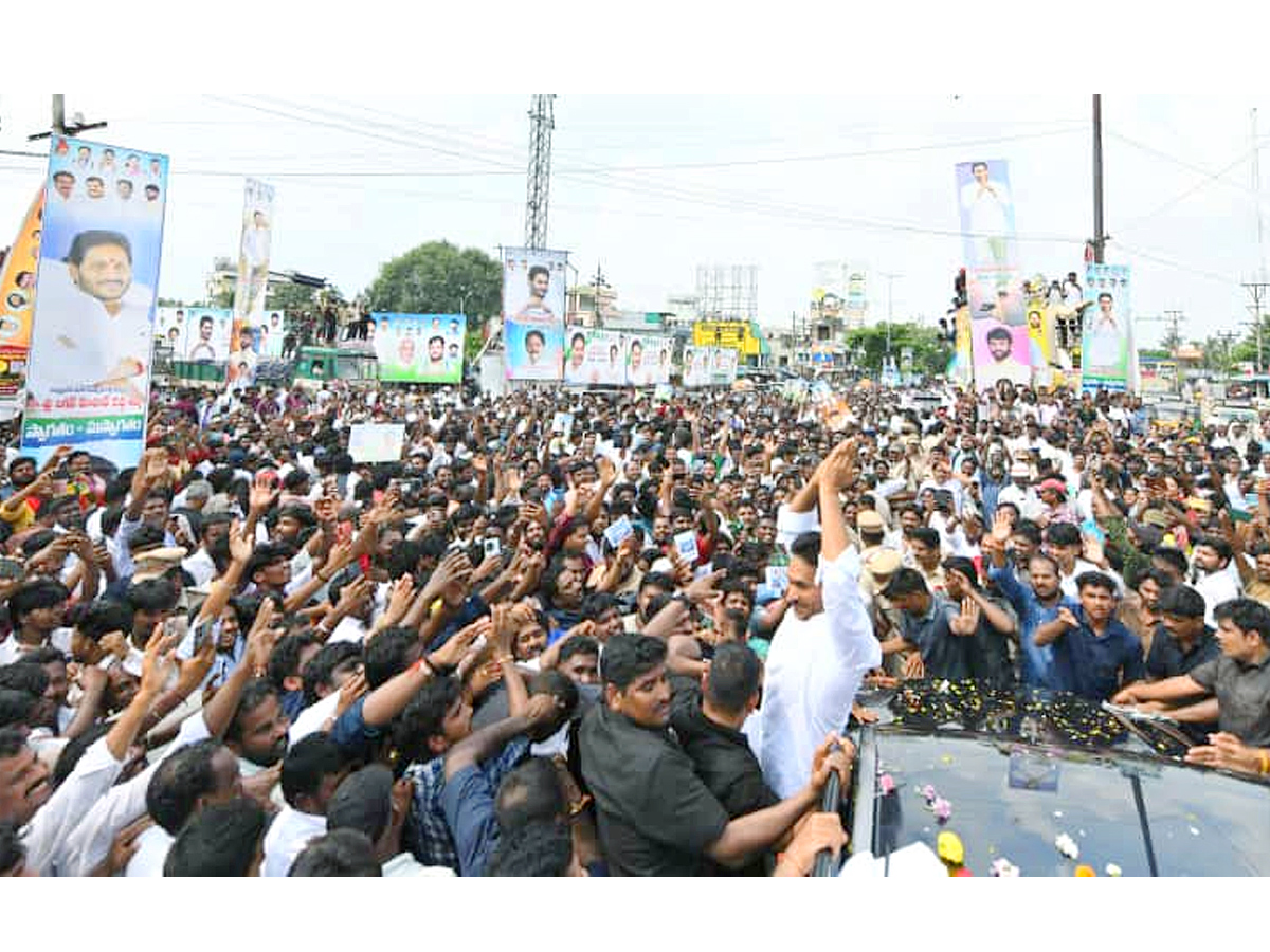YS Jagan Narsipatnam Tour On Medical Colleges Privatization Photos21