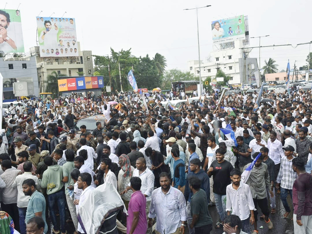 YS Jagan Narsipatnam Tour On Medical Colleges Privatization Photos25