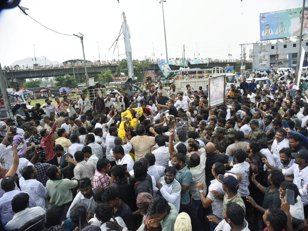 YS Jagan Narsipatnam Tour On Medical Colleges Privatization Photos26