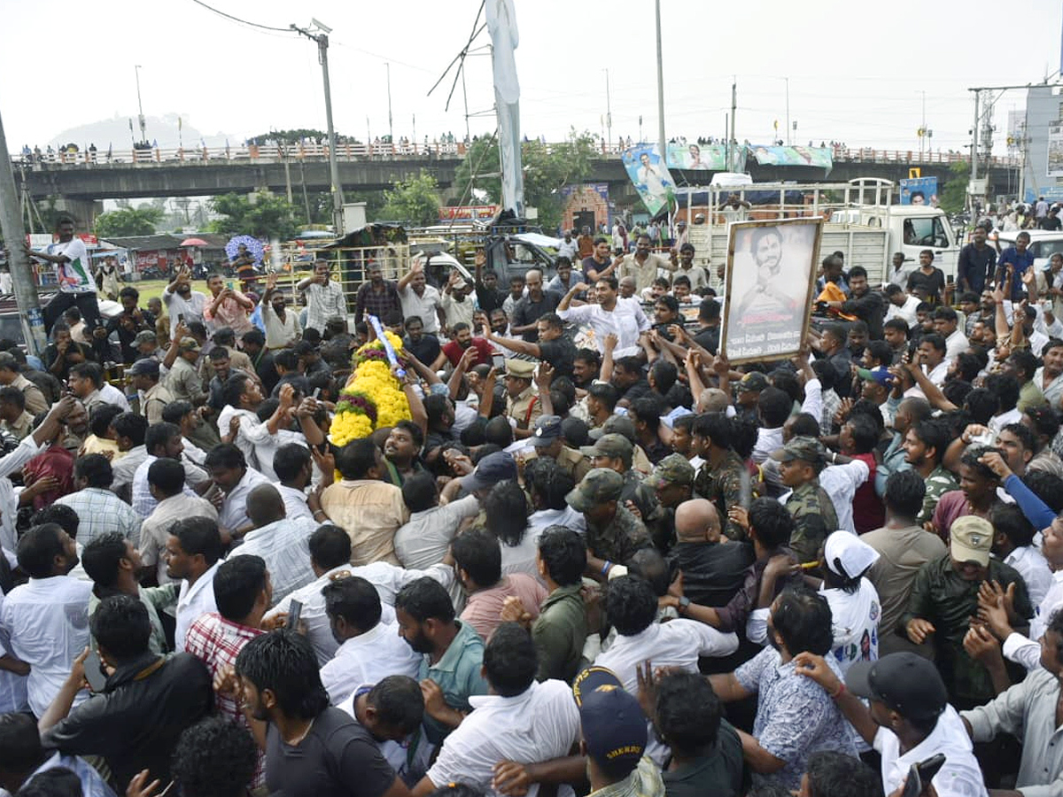 YS Jagan Narsipatnam Tour On Medical Colleges Privatization Photos29