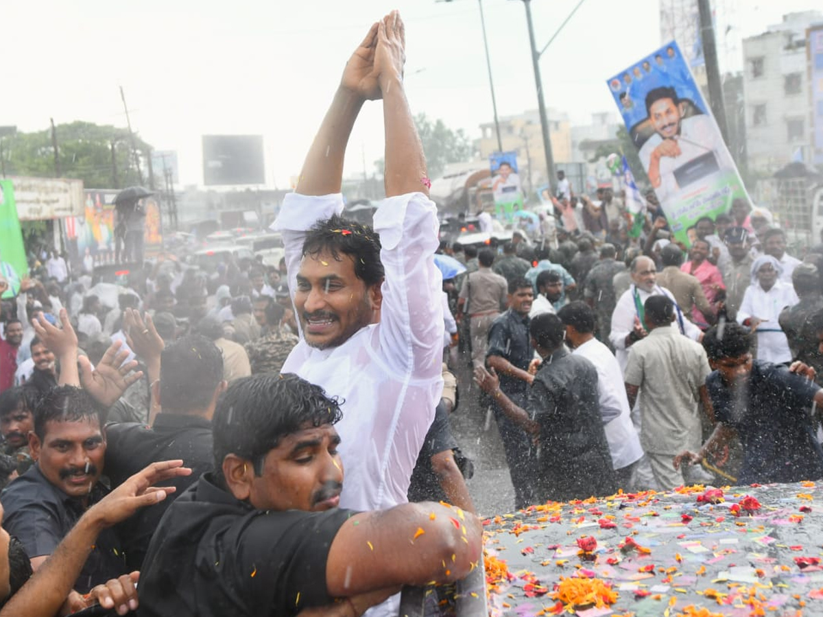 YS Jagan Narsipatnam Tour On Medical Colleges Privatization Photos33