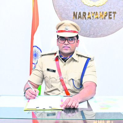 బెల్ట్ తీస్తున్నారు! 3