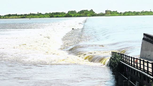 పెన్నాకు పోటెత్తిన వరద 1