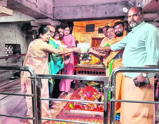 ఆలయ అభివృద్ధికి రూ.3.50 లక్షల విరాళం 3