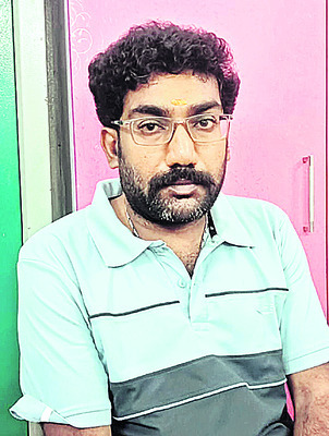 లంచం కేసులో ఇద్దరి అరెస్ట్‌ 
1