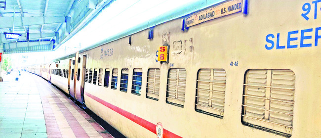 15 గంటల ఆలస్యంగా కృష్ణా ఎక్స్‌ప్రెస్‌2