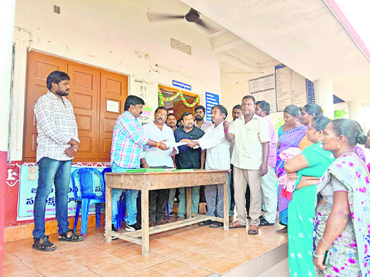 నేటి నుంచి కాంట్రాక్టు సిబ్బంది సమ్మె 2