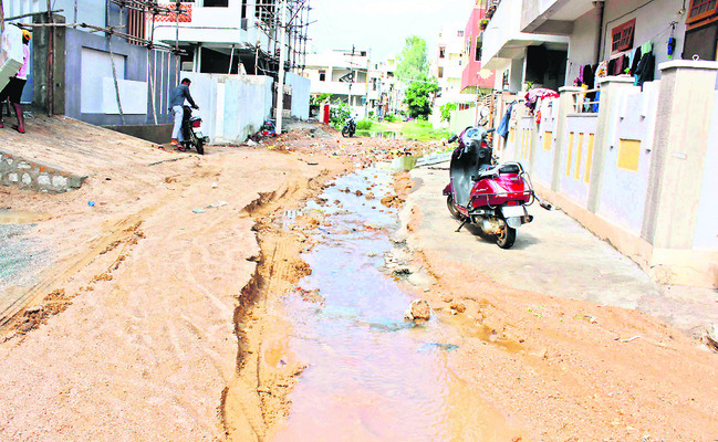 రోడ్లు ఛిద్రం..ప్రయాణం నరకం3